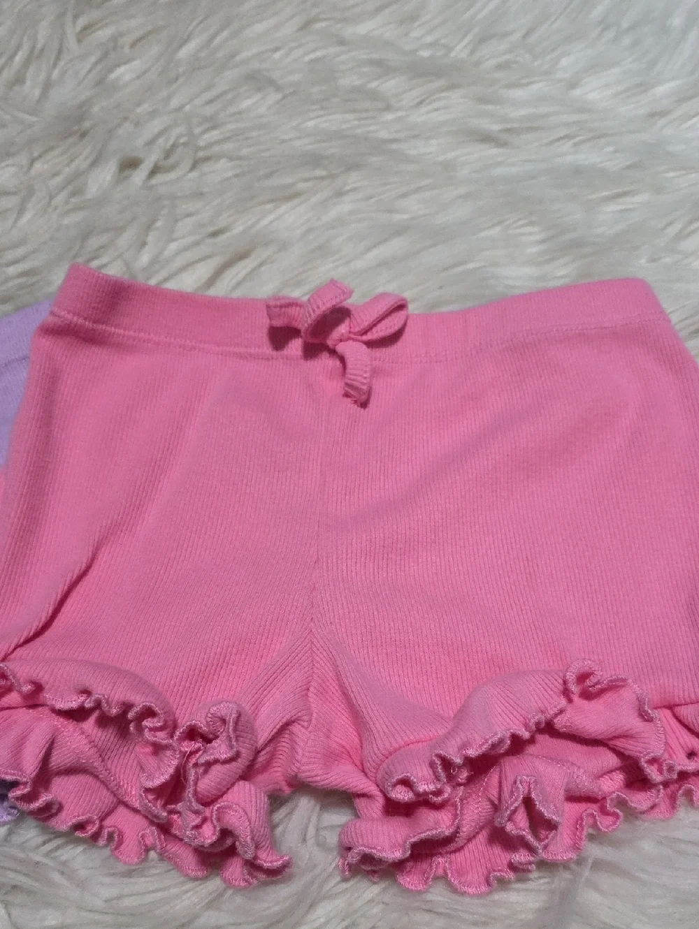 (2)Garanimals Ribbed Ruffled Shorts- 4T - Picture 2 of 9